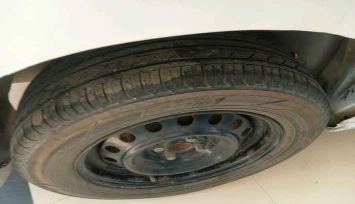 2016 Maruti Ciaz VDI SHVS, Diesel, Manual, 1,46,278 km, tyre