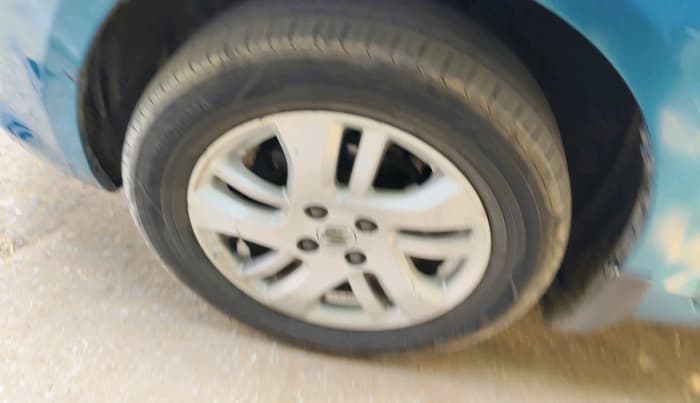 2014 Maruti Swift Dzire ZDI, Diesel, Manual, 79,214 km, tyre