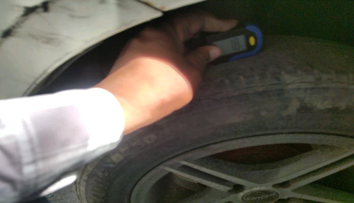 2015 Maruti Swift VDI, Diesel, Manual, 1,44,844 km, tyre