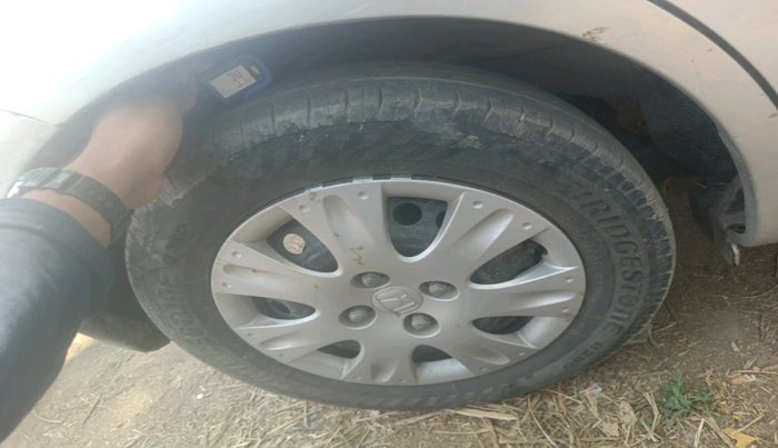 2013 Honda Brio S(O) AT, Petrol, Automatic, 74,858 km, tyre