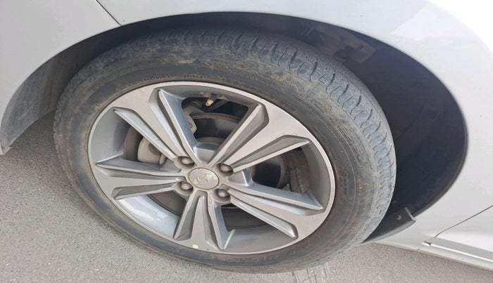 2018 Hyundai Verna 1.6 VTVT SX, Petrol, Manual, 58,102 km, tyre