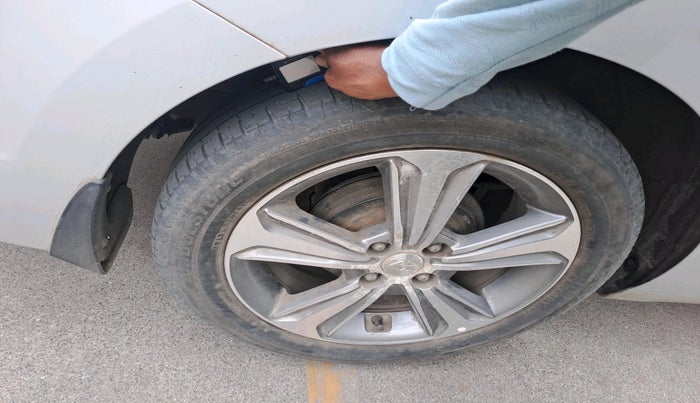 2018 Hyundai Verna 1.6 VTVT SX, Petrol, Manual, 58,102 km, tyre