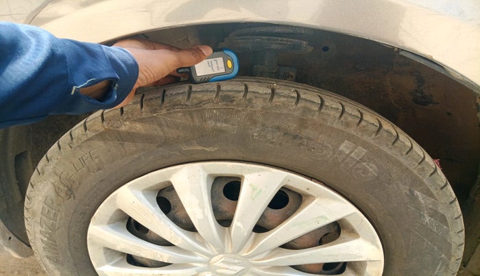 2015 Maruti Swift Dzire VXI, Petrol, Manual, 1,13,374 km, tyre