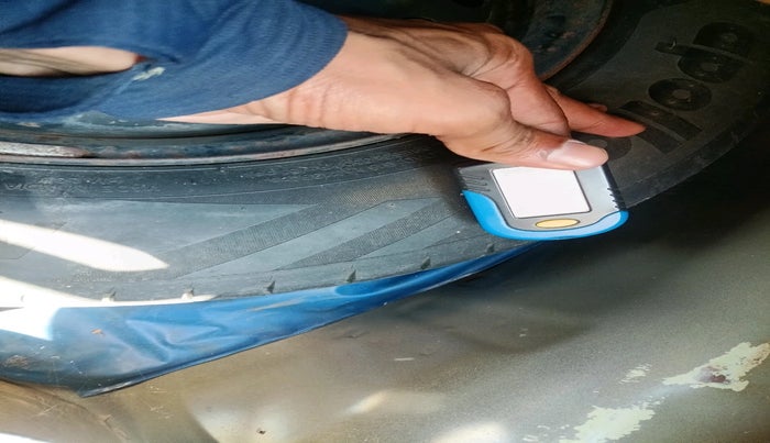 2015 Maruti Swift Dzire VXI, Petrol, Manual, 1,13,374 km, tyre