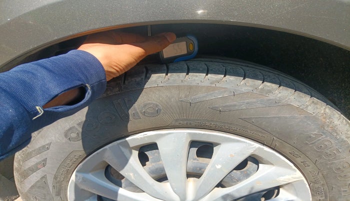 2015 Maruti Swift Dzire VXI, Petrol, Manual, 1,13,374 km, tyre