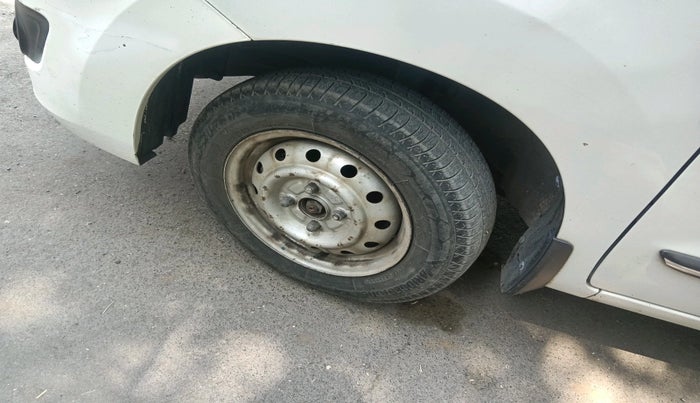 2013 Maruti Wagon R 1.0 LXI CNG, CNG, Manual, 98,750 km, tyre