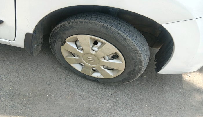 2013 Maruti Wagon R 1.0 LXI CNG, CNG, Manual, 98,750 km, tyre