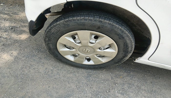 2013 Maruti Wagon R 1.0 LXI CNG, CNG, Manual, 98,750 km, tyre