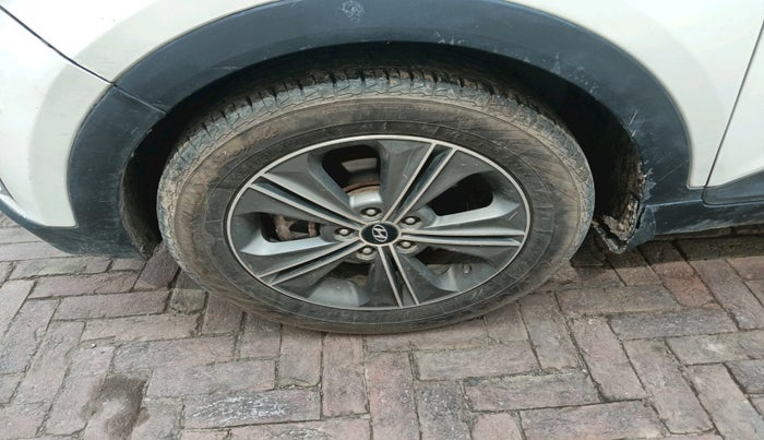 2017 Hyundai Creta SX PLUS AT 1.6 DIESEL, Diesel, Automatic, 1,03,403 km, tyre