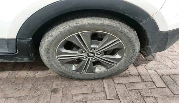 2017 Hyundai Creta SX PLUS AT 1.6 DIESEL, Diesel, Automatic, 1,03,403 km, tyre