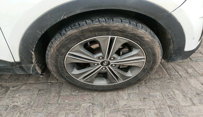 2017 Hyundai Creta SX PLUS AT 1.6 DIESEL, Diesel, Automatic, 1,03,403 km, tyre