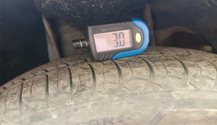 2013 Tata Indigo ECS GLX, CNG, Manual, 73,773 km, tyre