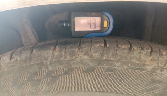 2013 Tata Indigo ECS GLX, CNG, Manual, 73,773 km, tyre