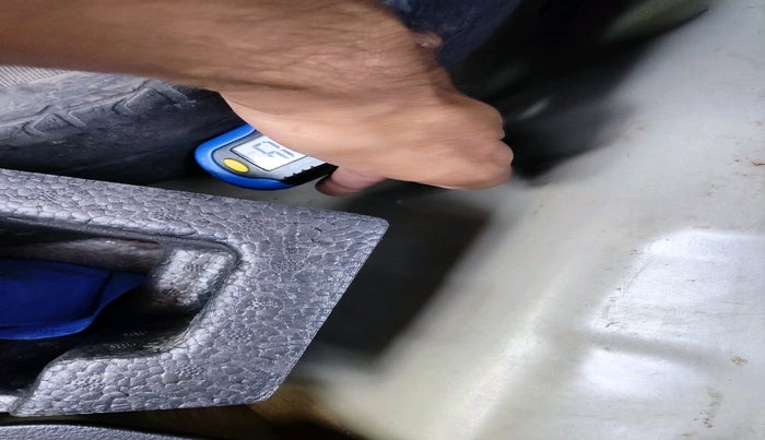 2017 Maruti Ciaz ALPHA DIESEL 1.3, Diesel, Manual, 2,21,590 km, tyre