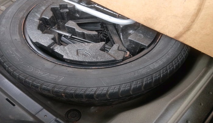 2018 Skoda Octavia L&K 1.8 TSI AT, Petrol, Automatic, 1,14,216 km, tyre