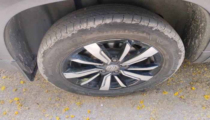 2019 MG HECTOR SMART HYBRID 1.5 PETROL, Petrol, Manual, 88,446 km, tyre