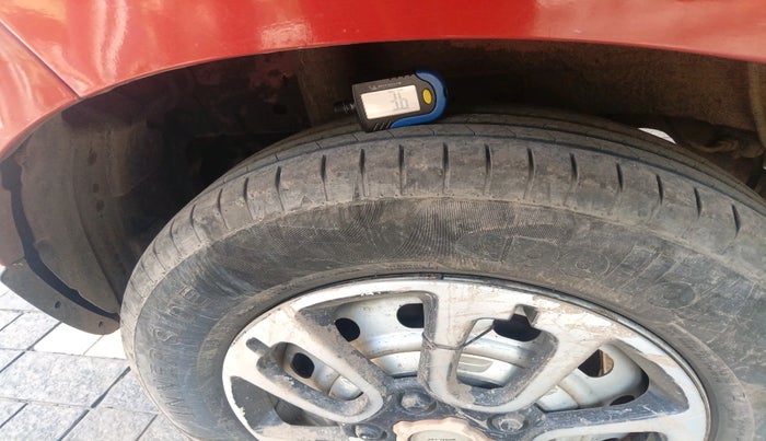 2017 Mahindra Kuv100 K2 D 6 STR, Diesel, Manual, 1,41,517 km, tyre