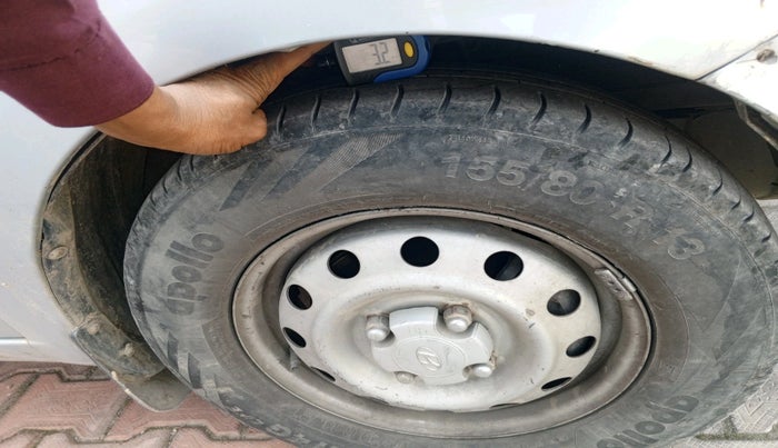 2011 Hyundai i10 MAGNA 1.1, Petrol, Manual, 1,54,277 km, tyre