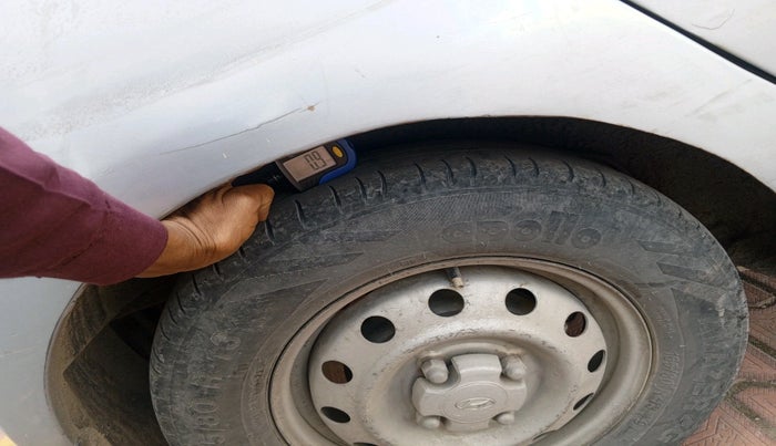 2011 Hyundai i10 MAGNA 1.1, Petrol, Manual, 1,54,277 km, tyre