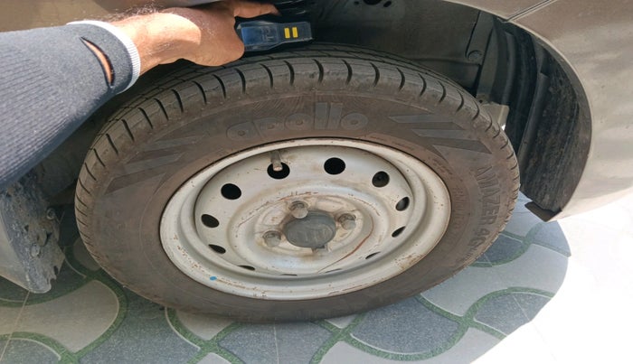 2015 Maruti Wagon R 1.0 LXI, Petrol, Manual, 1,14,177 km, tyre