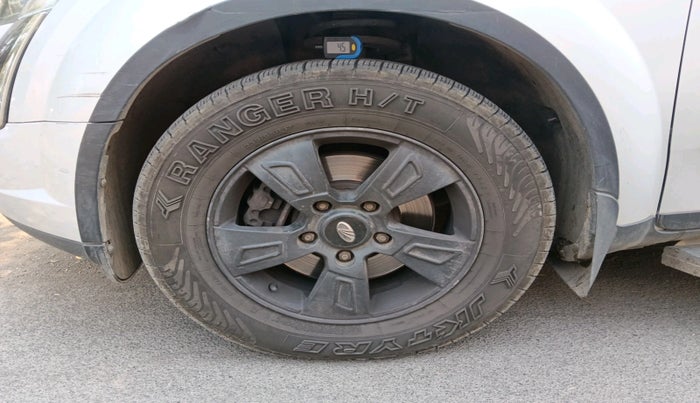 2020 Mahindra XUV500 W7, Diesel, Manual, 68,007 km, tyre