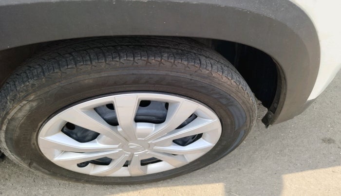 2018 Mahindra KUV 100 NXT K6+ P 6 STR, Petrol, Manual, 5,618 km, tyre