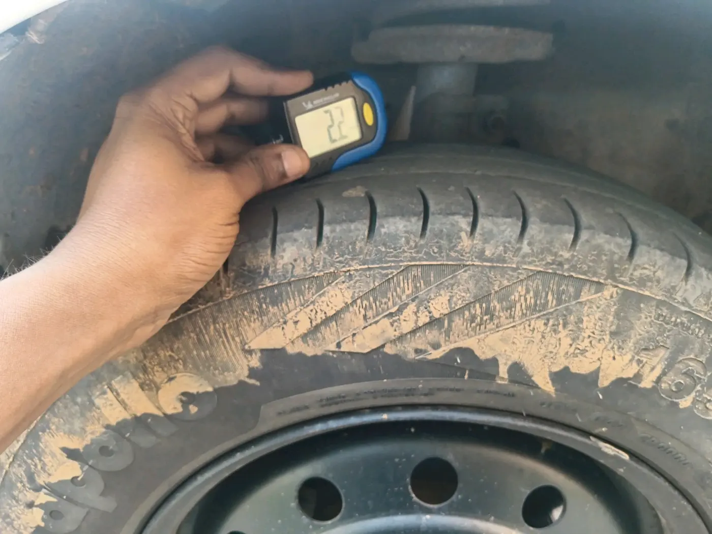 2013 Maruti Swift Dzire VDI, Diesel, Manual, 1,42,048 km, tyre
