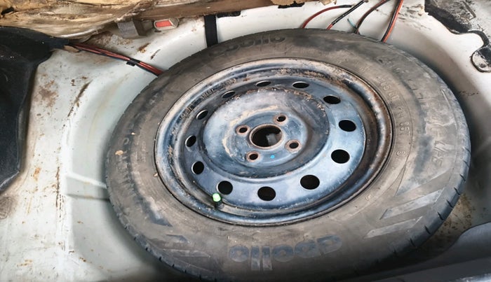 2013 Maruti Swift Dzire VDI, Diesel, Manual, 1,42,048 km, tyre