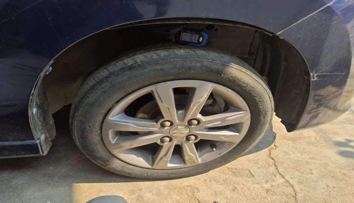 2017 Maruti Wagon R 1.0 VXI AMT, Petrol, Automatic, 26,446 km, tyre