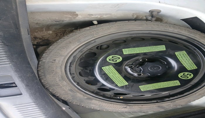 2011 Audi A4 2.0 TDI, Diesel, Automatic, 1,33,098 km, tyre