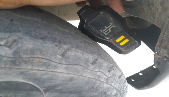 2019 Maruti Eeco 5 STR WITH A/C+HTR, CNG, Manual, 1,80,068 km, tyre