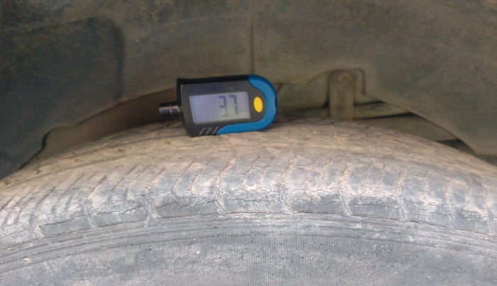 2014 Mahindra XUV500 W8, Diesel, Manual, 1,58,716 km, tyre