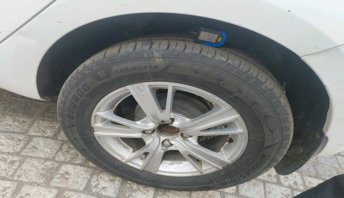 2011 Hyundai i20 MAGNA 1.2, Petrol, Manual, 1,22,932 km, tyre