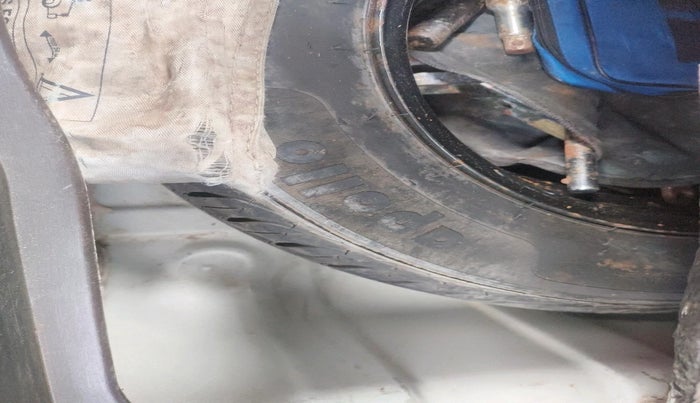 2011 Hyundai i20 MAGNA 1.2, Petrol, Manual, 1,22,932 km, tyre