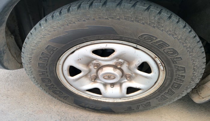 2018 Tata Hexa XM 4X2 7 STR, Diesel, Manual, 98,108 km, tyre