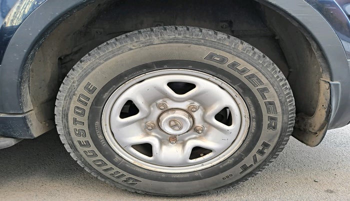 2018 Tata Hexa XM 4X2 7 STR, Diesel, Manual, 98,108 km, tyre