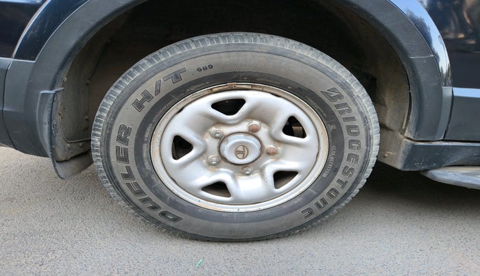 2018 Tata Hexa XM 4X2 7 STR, Diesel, Manual, 98,108 km, tyre