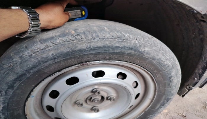 2018 Mahindra KUV 100 NXT K2 P 6 STR, Petrol, Manual, 64,389 km, tyre