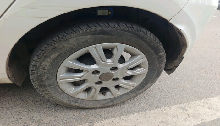 2018 Tata Tiago XZA PETROL, Petrol, Automatic, 57,045 km, tyre