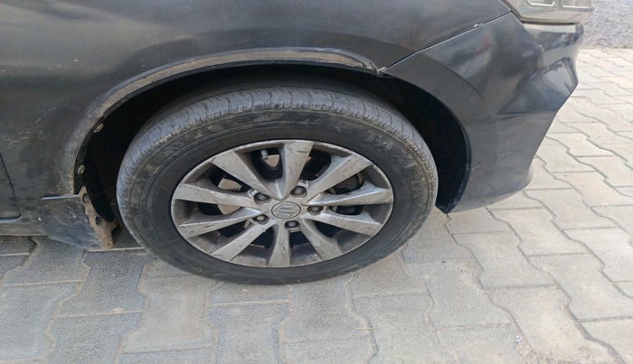 2014 Maruti Ertiga ZDI, Diesel, Manual, 1,52,039 km, tyre