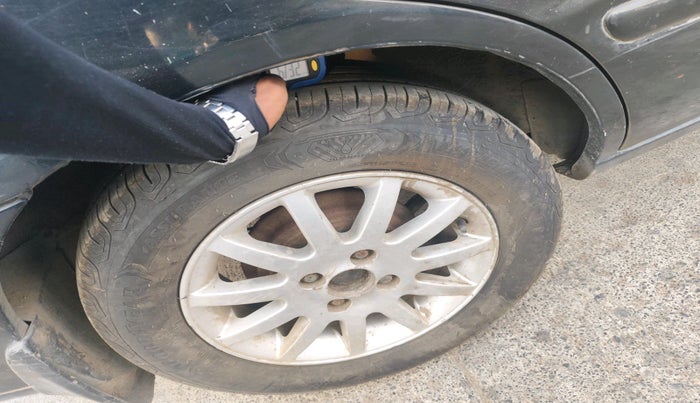 2006 Maruti Baleno STD, Petrol, Manual, 80,659 km, tyre