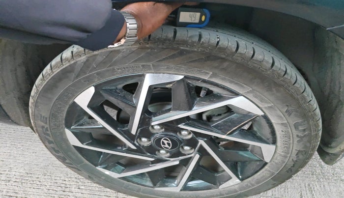 2025 Hyundai ALCAZAR Signature 7 STR 1.5 Turbo GDi Petrol DCT, Petrol, Automatic, 4,022 km, tyre