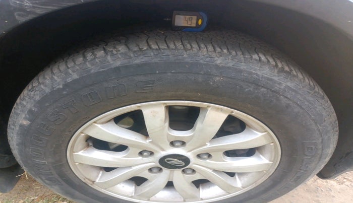 2017 Mahindra XUV500 W10 AT, Diesel, Automatic, 88,331 km, tyre