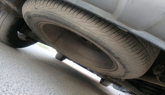 2015 Hyundai Santa Fe 2 WD AT, Diesel, Automatic, 1,12,793 km, tyre