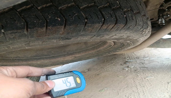 2017 Mahindra XUV500 W6, Diesel, Manual, 1,42,150 km, tyre