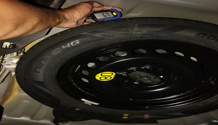 2023 Toyota Glanza V AMT, Petrol, Automatic, 18,319 km, tyre