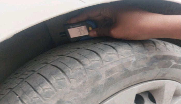 2016 Hyundai Grand i10 MAGNA 1.2 KAPPA VTVT, Petrol, Manual, 1,12,214 km, tyre