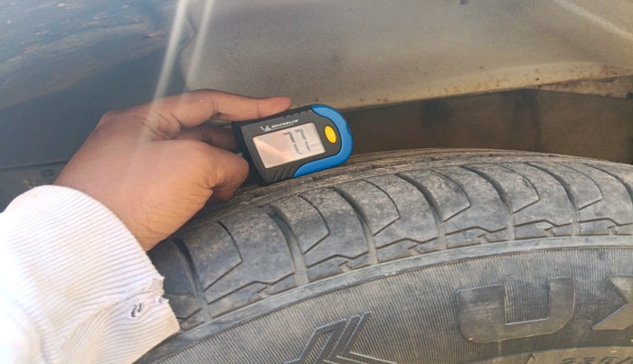 2011 Mahindra Scorpio SLE, Diesel, Manual, 2,29,000 km, tyre