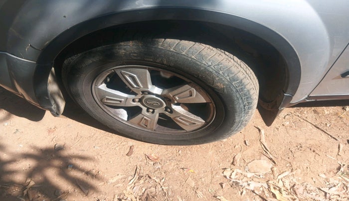 2013 Mahindra XUV500 W6, Diesel, Manual, 1,24,938 km, tyre