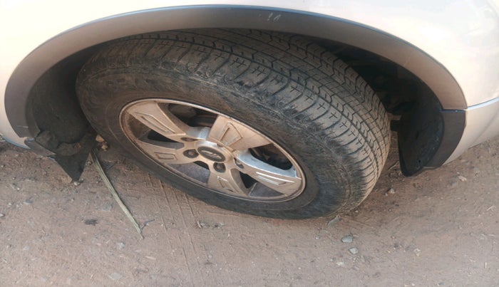 2013 Mahindra XUV500 W6, Diesel, Manual, 1,24,938 km, tyre